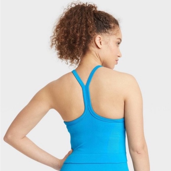 NWT ALL IN MOTION WOVEN SHORTS & Cropped Tank Workout Sport Set - Picture 6 of 7